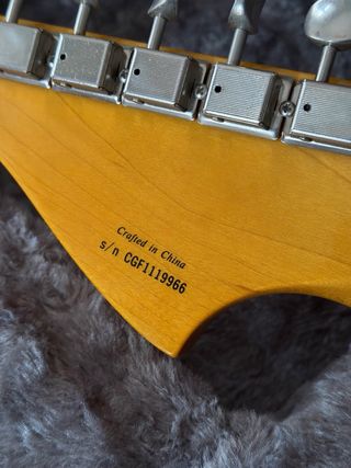 Fender Jaguar Modern Player Sunburst + Estuche