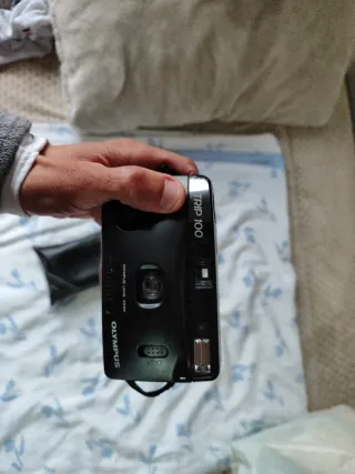 Cámara Olympus Trip 100 Negra