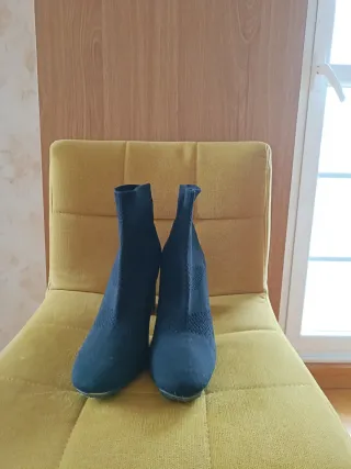 Botines negros tacón de tela de licra