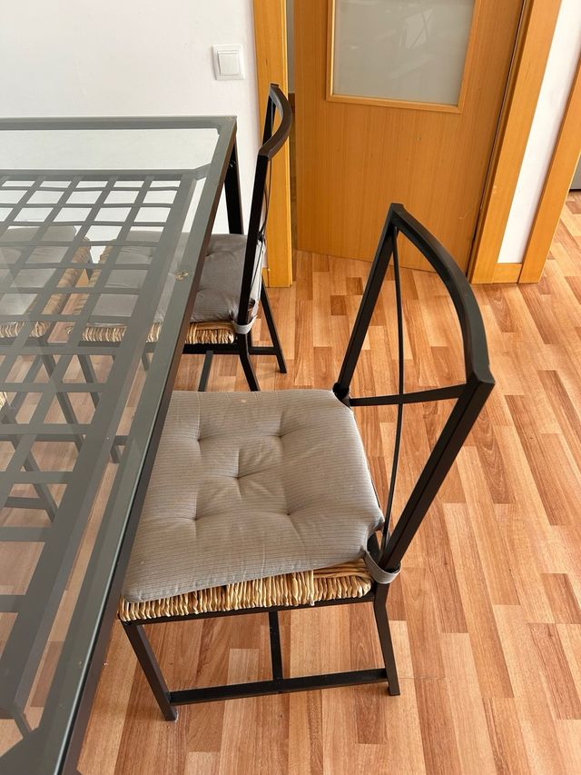 Mesa comedor cristal y 4 sillas