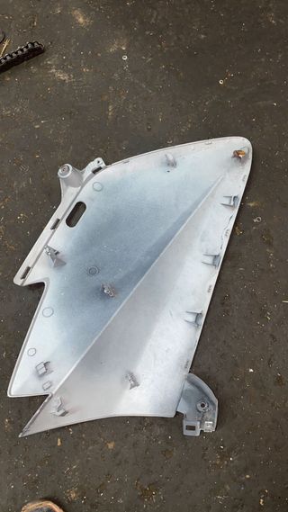 Tapa lateral D TMAX 530 12/13 Yamaha