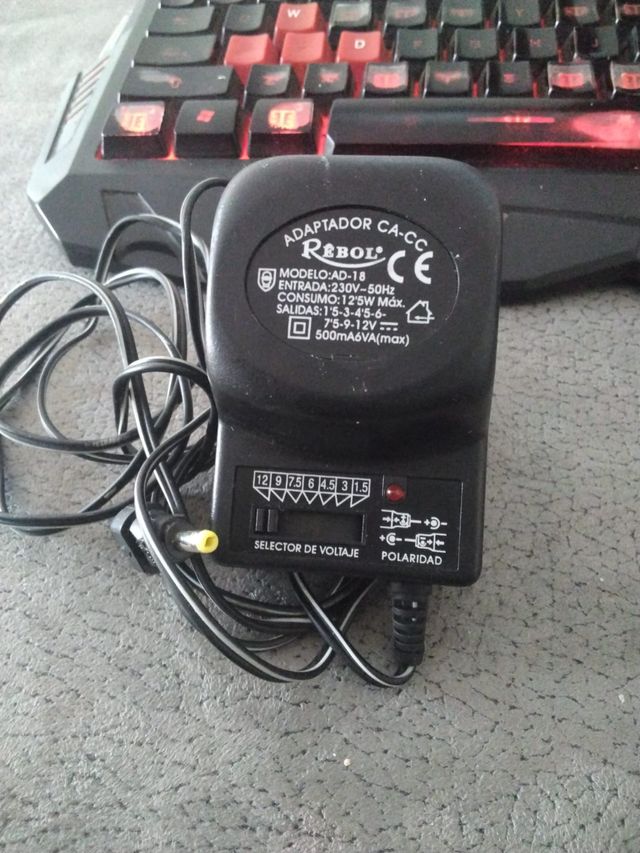 Cargador Universal Rebol Multi Voltaje AD-18