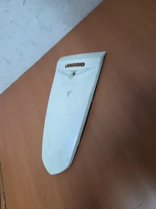 Embellecedor Frontal Piaggio Vespa