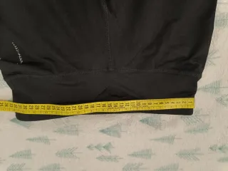 Conjunto deportivo mujer: top y mallas