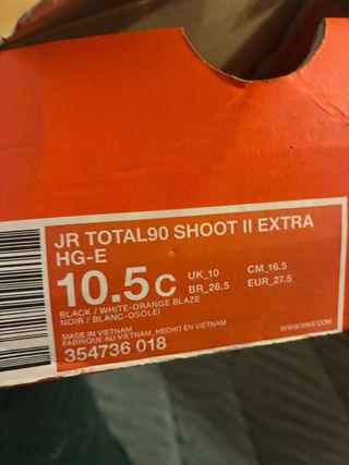 Botas de Fútbol Nike T90 Negras y Naranjas