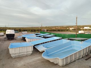 Piscinas preformadas de poliéster