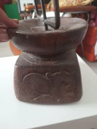 Candelabro madera tallada a mano