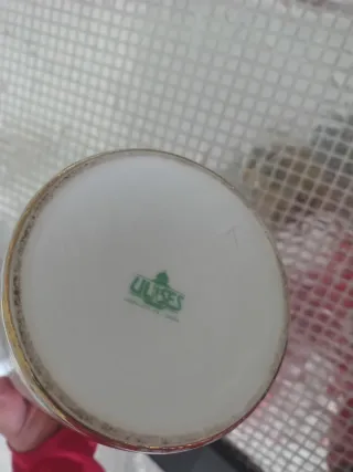 Jarrón de pocelena pintado oro y plata