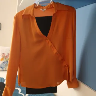 Blusa cruzada naranja