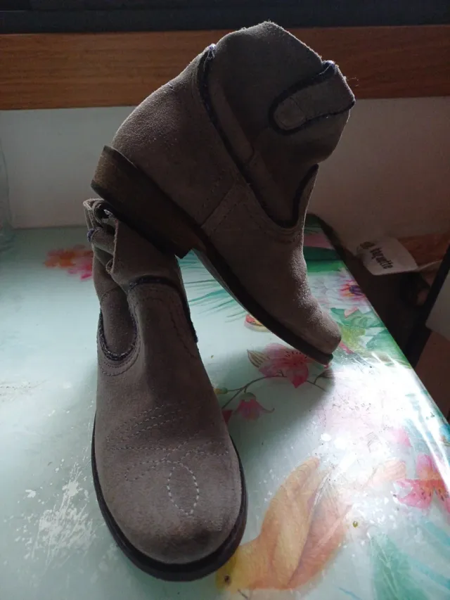 Botas niña piel talla 30