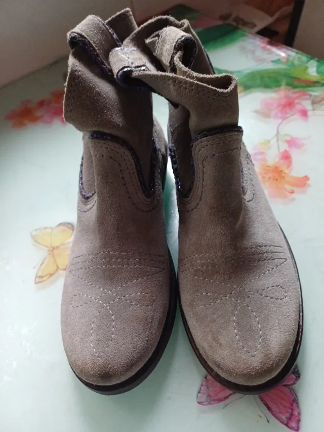 Botas niña piel talla 30