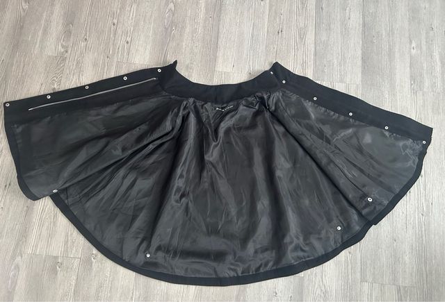 Capa de invierno mujer negra