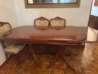 Mesa de comedor extensible de madera