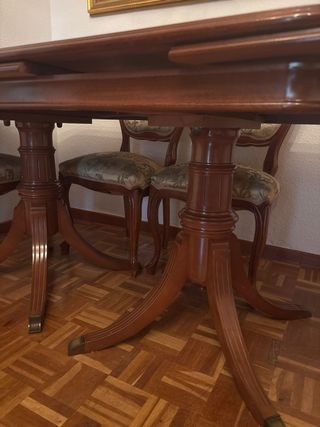 Mesa de comedor extensible de madera