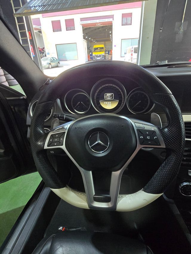 MERCEDES BENZ C63 AMG COUPE EDITION 1