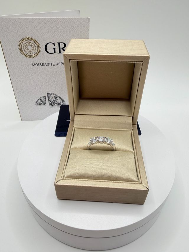 Anello Trilogy Moissanite Argento