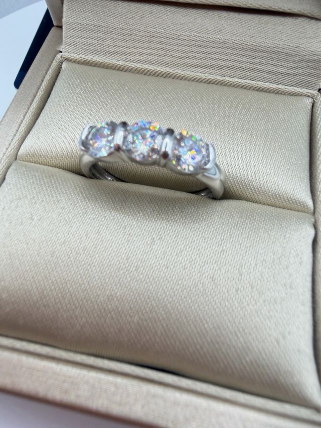 Anello Trilogy Moissanite Argento