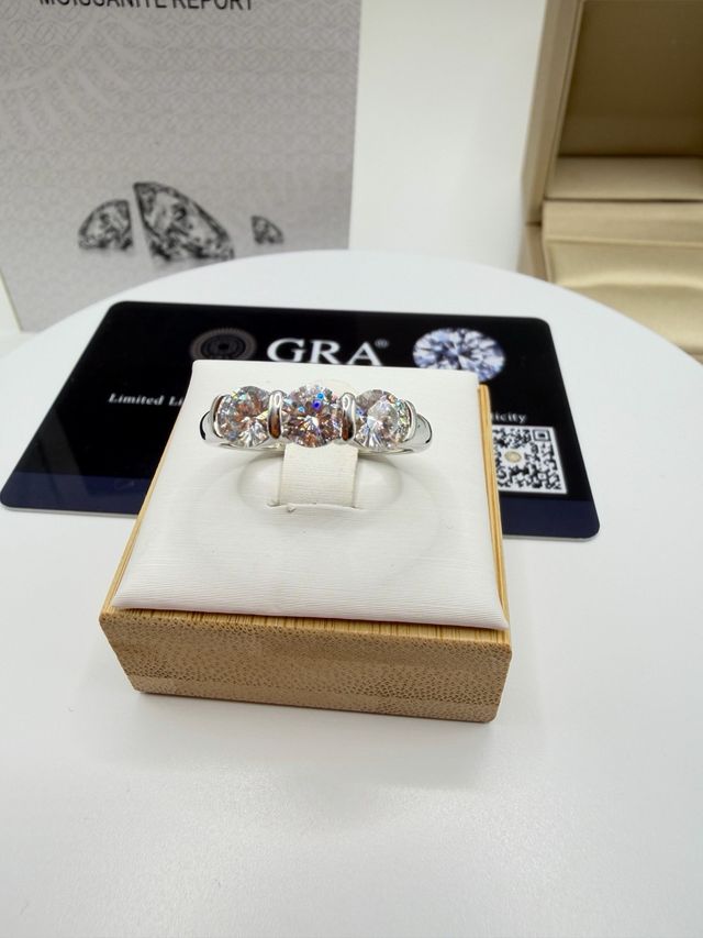 Anello Trilogy Moissanite Argento