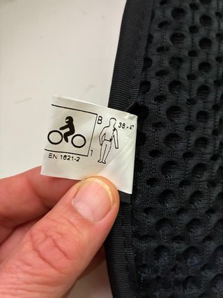 Espaldera Dainese Nueva