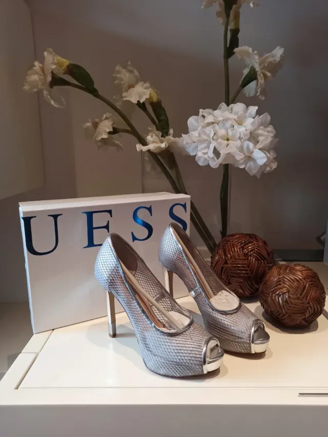 Zapatos Guess