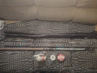 Caña de surfcasting y carrete más bobina y hilo 16