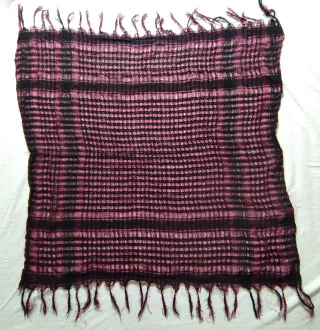 Pañuelo rojo y negro estilo palestino