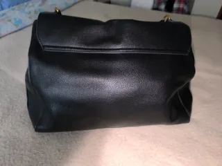 Bolso Liu Jo Negro con Cadena Dorada