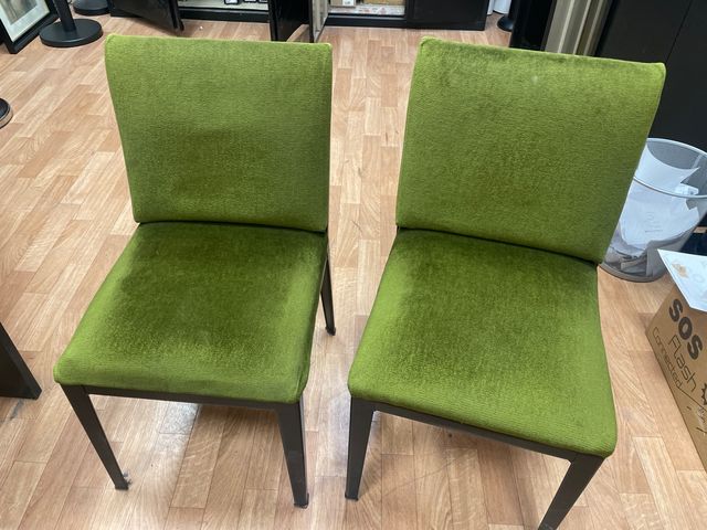 2 Sillas de Oficina Hierro Tapizadas Verde