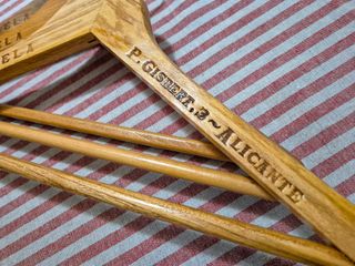 Perchas Madera Muebles Candela Alicante