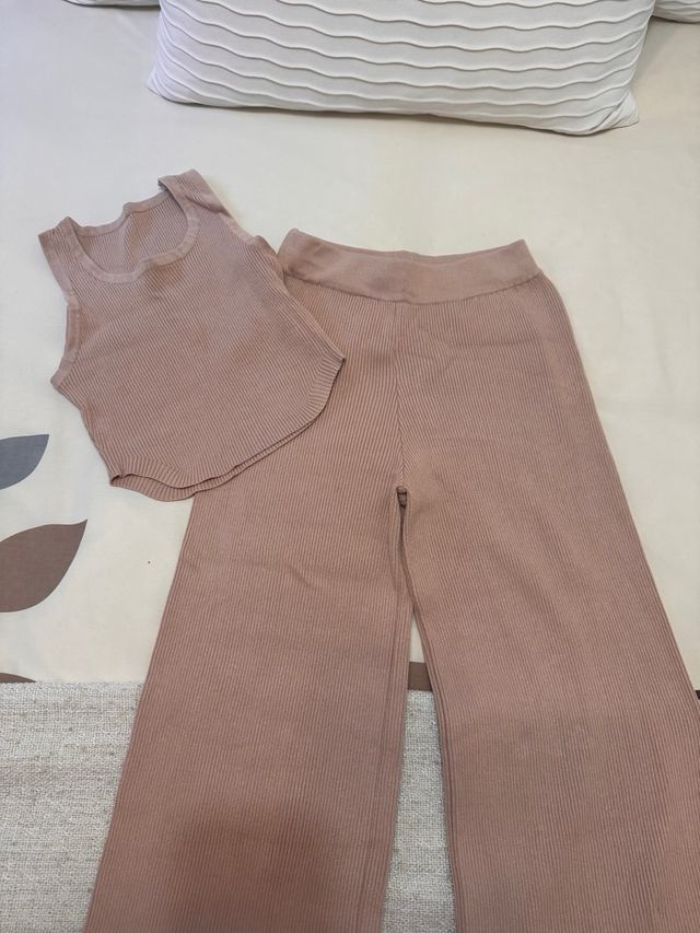 Conjunto top y pantalón beige