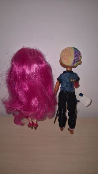 Lote de muñecos y accesorios