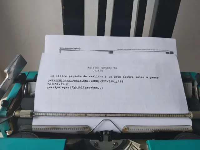 Máquina de escribir Olivetti Studio 45