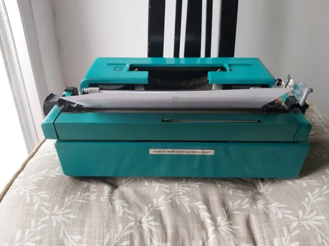 Máquina de escribir Olivetti Studio 45