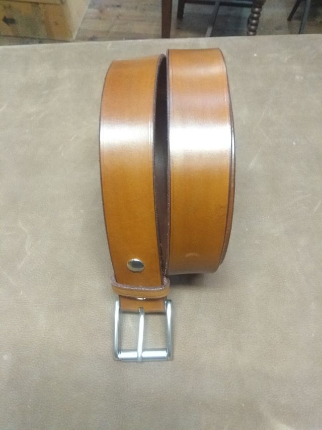 Cinturón de cuero vacuno