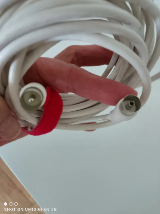 Cable de antena coaxial de 5 MTS de longitud.