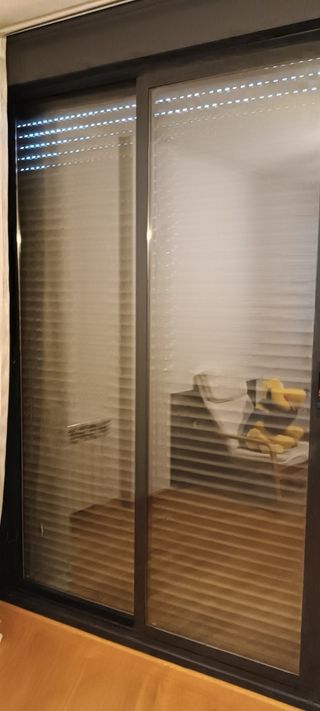 Puertas correderas aluminio y fijo.