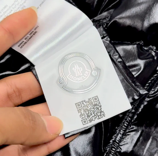 Chaqueta Moncler Negra Brillante