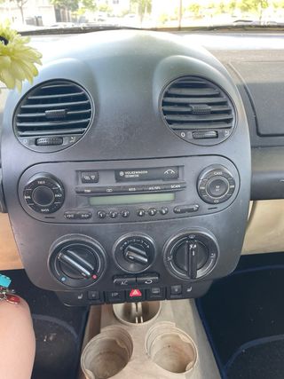 Volkswagen Beetle 1999 verde