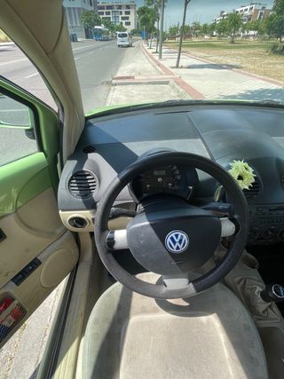 Volkswagen Beetle 1999 verde