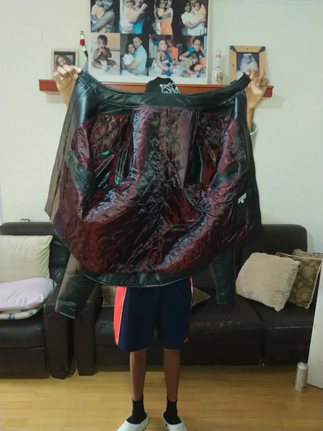 Chaqueta negra de cuero talla 42