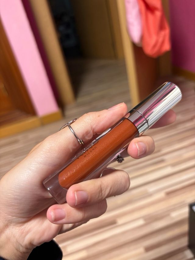 Brillo de labios Kiko Milano marrón dorado