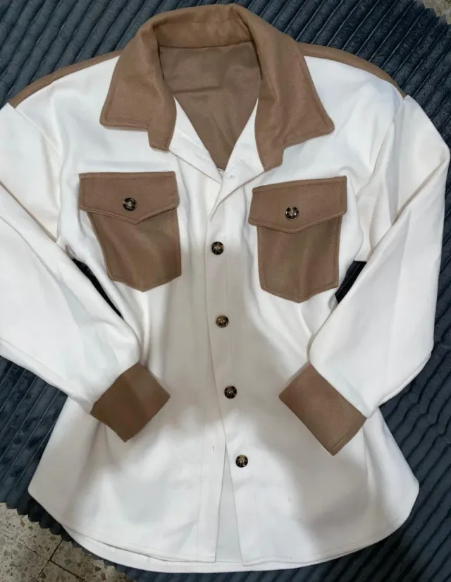 Chaqueta blanca y marrón