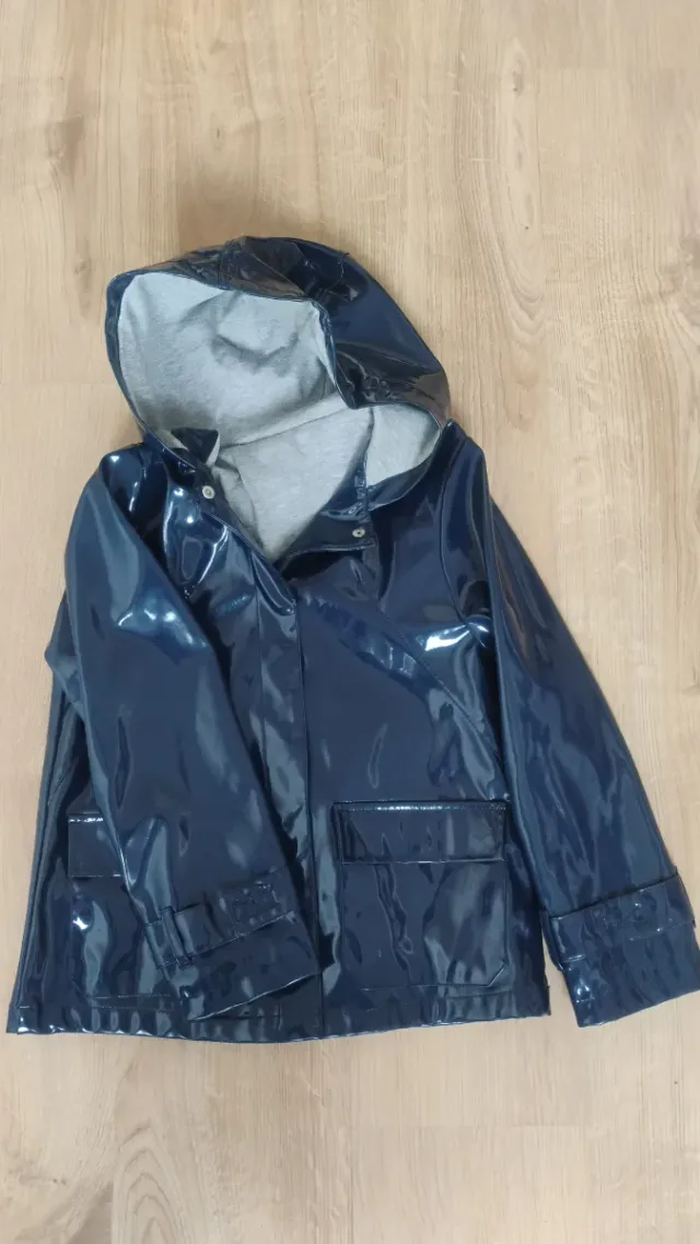 Chubasquero azul marino talla 8-10 años