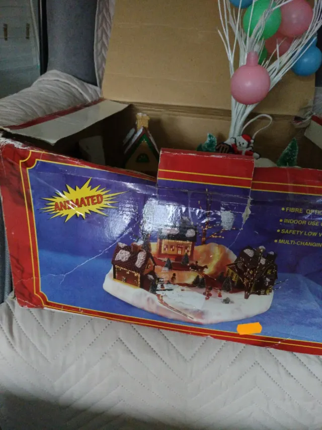 Adorno Navideño con Luces y Figuras