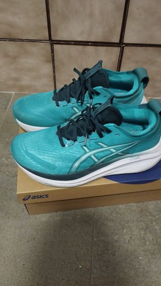 Zapatillas Asics Teal y Blanco