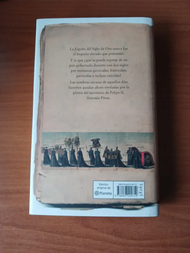 El pedestal de las estatuas