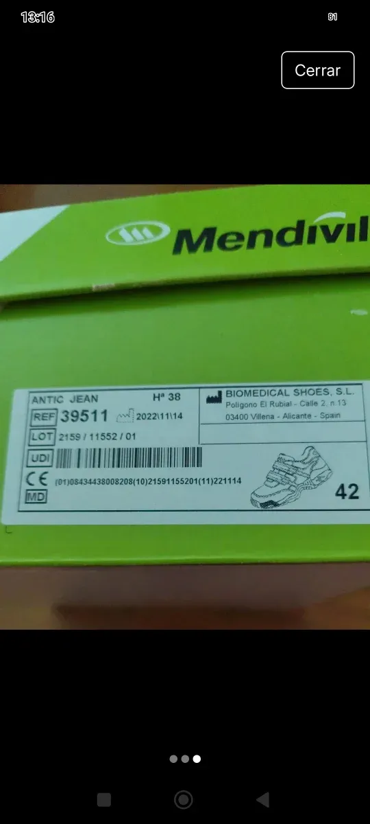 Zapatillas ortopédicas azules y blancas