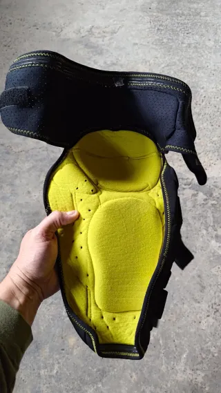 Rodilleras y espinilleras Bluegrass