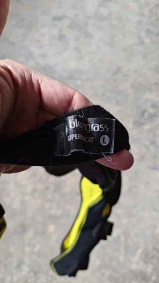 Rodilleras y espinilleras Bluegrass