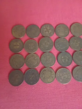 40 monedas de 1 Peseta 1944